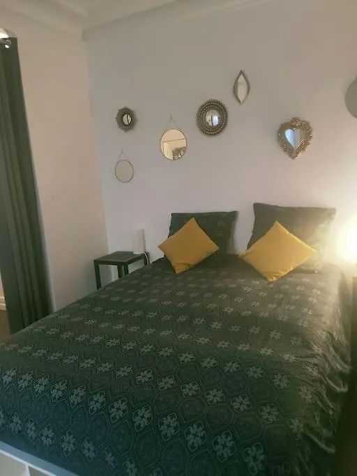 Appartement Les Abbesses Parijs